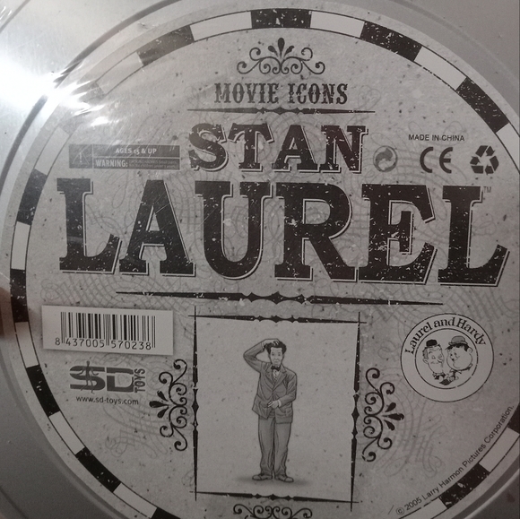 Movie Icon Stan Laurel - Picture 1 of 2